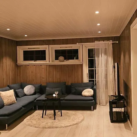 Holiday home Sjoaasen *